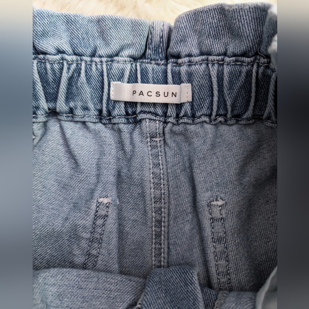 PacSun Mom Jean - 100% Cotton - Light Wash - High Waist - Relaxed Fit - Size 29 - Picture 5 of 7